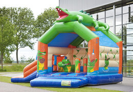Bestel voor kids een opblaasbaar multifun springkussen met dak en glijbaan in krokodil thema met 3D object aan de bovenkant bij JB Inflatables Nederland. Koop springkussens online bij JB Inflatables Nederland