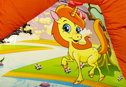 Multiplay unicorn luchtkussen met een glijbaan, pilaren op het springvlak en opvallende 3D objecten bestellen voor kinderen. Bestel opblaasbare luchtkussens online bij JB Inflatables Nederland