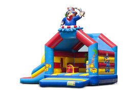 Koop voor kinderen een opblaasbaar multifun springkasteel met dak in piraat thema met bovenop een opvallend 3D object bij JB Inflatables Nederland. Bestel springkastelen online bij JB Inflatables Nederland