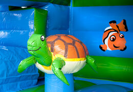 Koop voor kinderen een opblaasbaar multifun springkasteel met bovenop het dak een opvallend 3D object van een grote schildpad bij JB Inflatables Nederland. Bestel springkastelen online bij JB Inflatables Nederland