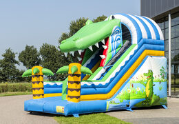 Spectaculaire opblaasbare glijbaan in thema krokodil met vrolijke kleuren bestellen voor kinderen. Koop opblaasbare glijbanen nu online bij JB Inflatables Nederland