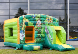 Overdekt maxi multifun springkasteel in jungle thema met een glijbaan bestellen voor kinderen. Koop springkastelen online bij JB Inflatables Nederland