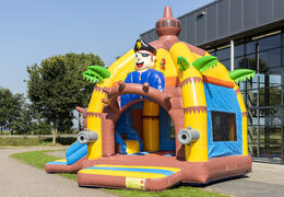 Opblaasbaar overdekt multifun super springkasteel in de felle kleuren en leuke 3D figuren in piraat thema voor kinderen kopen. Bestel springkastelen online bij JB Inflatables Nederland