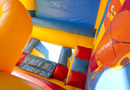 Monkey opblaasbaar overdekt springkasteel met bovenop een 3D object bestellen bij JB Inflatables Nederland. Koop online springkastelen bij JB Inflatables Nederland