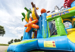 Multiplay springkasteel met slide in thema zee bestellen voor kinderen. Koop opblaasbare springkastelen online bij JB Inflatables Nederland