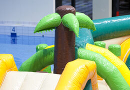 Bestel dubbele Zig Zag zwembadstormbaan in jungle thema voor zowel jong als oud. Koop opblaasbare waterattracties nu online bij JB Inflatables Nederland