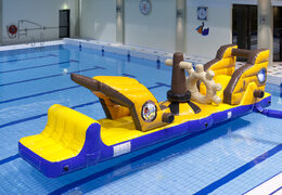 Piratenschip run opblaasbare stormbaan met leuke objecten voor zowel jong als oud kopen. Bestel opblaasbare stormbanen nu online bij JB Inflatables Nederland