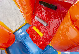 Multiplay springkasteel met slide in thema party bestellen voor kinderen. Koop opblaasbare springkastelen online bij JB Inflatables Nederland