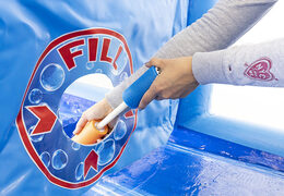 Haal inflatable IPS Water Wars met waterkanonnen voor zowel jong als oud. Koop opblaasbare waterattracties nu online bij JB Inflatables Nederland 