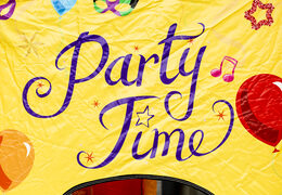 Opblaasbaar springkussen met glijbaan in party thema kopen voor kinderen. Bestel opblaasbare springkussens online bij JB Inflatables Nederland