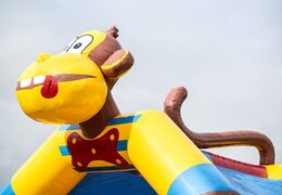 Bestel standaard springkasteel in opvallende kleuren met een groot 3D object bovenop van een aap voor kinderen. Koop overdekt springkasteel online bij JB Inflatables Nederland