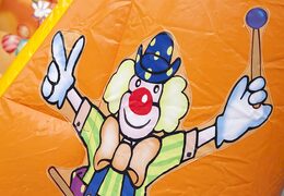 Klein open springkasteel te koop in thema circus voor kinderen. Koop springkastelen online bij JB Inflatables Nederland