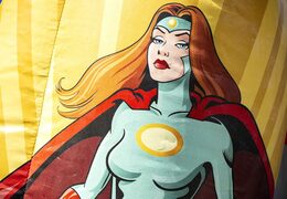 Klein overdekt multiplay springkasteel bestellen in thema superhelden voor kinderen. Koop springkastelen online bij JB Inflatables Nederland