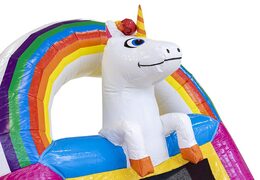 Klein overdekt opblaasbaar multiplay springkussen met glijbaan kopen in thema unicorn voor kinderen. Bestel opblaasbare springkussens online bij JB Inflatables Nederland