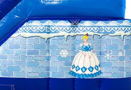 Multifunctioneel Funcity prinses springkasteel in blauw met een glijbaan, het 3D object op het springvlak en leuk piraat design kopen voor kinderen. Koop springkastelen online bij JB Inflatables Nederland