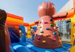 Indoor piraat springkussen met een glijbaan bestellen voor kinderen. Koop springkussens online bij JB Inflatables Nederland