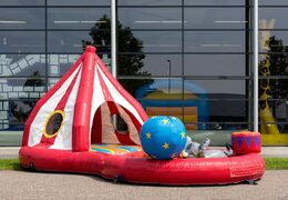 Bestel playzone springkasteel in thema circus met plastic ballen en 3D objecten kopen voor kids. Bestel springkastelenonline bij JB Inflatables Nederland 