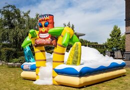 Groot opblaasbaar open bubble boarding park springkussen met schuim bestellen in thema tropical hawaii voor kinderen. Koop opblaasbare springkussens online bij JB Inflatables Nederland