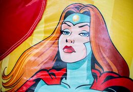 Koop een slidebox sprinkasteel in thema superhero met een glijbaan voor kids. Koop springkastelen online bij JB Inflatables Nederland