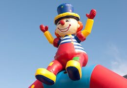 Clown super springkasteel overdekt kopen met vrolijke animaties voor kinderen. Koop springkastelen online bij JB Inflatables Nederland
