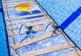 Op maat gemaakte waterloopmat kopen voor in het zwembad voor kinderen