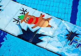 Waterloopmat ice run voor kinderen in het zwembad kopen met ijsbeer en pinguïn