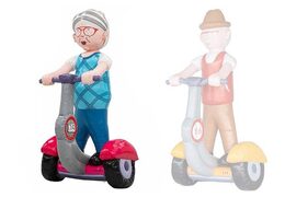 Sarah pop op segway te koop als blikvanger voor bij verjaardagen