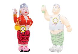 Opblaasbare Sarah pop ordinair met sigaret in de hand kopen als blikvanger voor verjaardagen