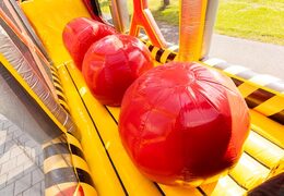 Mega stormbaan met voltage thema te koop bij JB Inflatables