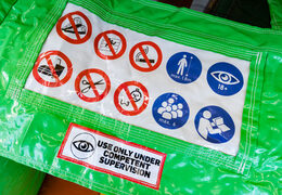 Koop opblaasbare Mini Multiplay springkasteel in thema Lion voor kinderen. Opblaasbare springkastelen te koop bij JB Inflatables Nederland