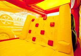 Obstakels op springkasteel van JB Inflatables