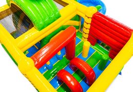 Binnenkant springkussen met bogen, pilaren en stootzakken te koop bij JB