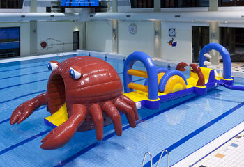 Spectaculaire Obstakel Run in thema krab met uitdagende obstakel objecten bestellen voor zowel jong als oud. Koop opblaasbare zwembadspelen nu online bij JB Inflatables Nederland 