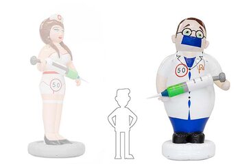 Opblaasbare abraham dokter pop met grote spuit in zijn hand kopen als blikvanger