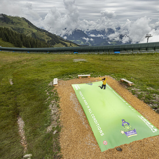 Opblaasbare thema Ellmau airmountain op maat gemaakt voor kinderen. Koop opblaasbare springbergen bij JB Inflatables Nederland