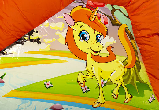 Multiplay unicorn luchtkussen met een glijbaan, pilaren op het springvlak en opvallende 3D objecten bestellen voor kinderen. Bestel opblaasbare luchtkussens online bij JB Inflatables Nederland