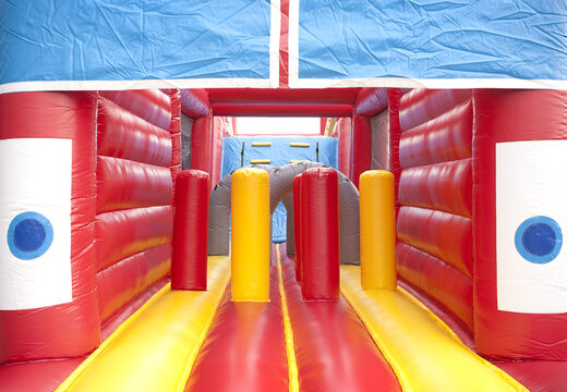 Unieke 17 meter brede hindernisbaan in brandweer thema met 7 spelelementen en kleurrijke objecten bestellen voor kids. Koop opblaasbare stormbanen nu online bij JB Inflatables Nederland