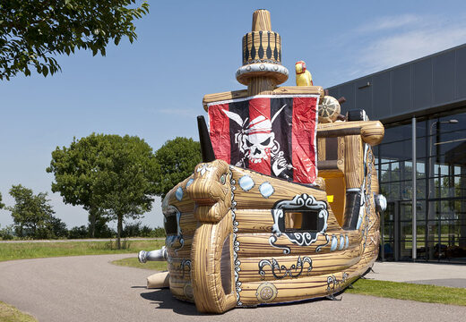 Haal uw opblaasbare piratenschip glijbaan in een opvallende vorm met coole 3D-objecten en fullcolour prints voor kinderen nu online. Bestel opblaasbare glijbanen bij JB Inflatables Nederland