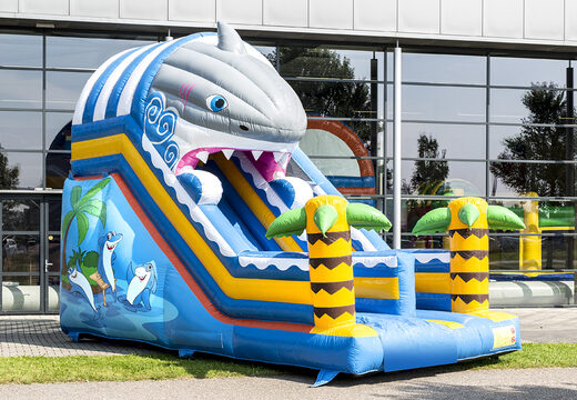 Bestel opblaasbare glijbaan in thema haai voor kids. Koop opblaasbare glijbanen nu online bij JB Inflatables Nederland