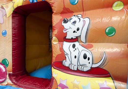 Bestel maxi multiplay springkasteel in thema clown met een glijbaan voor kids bij JB Inflatables Nederland.  Koop nu online springkastelen bij JB Inflatables Nederland