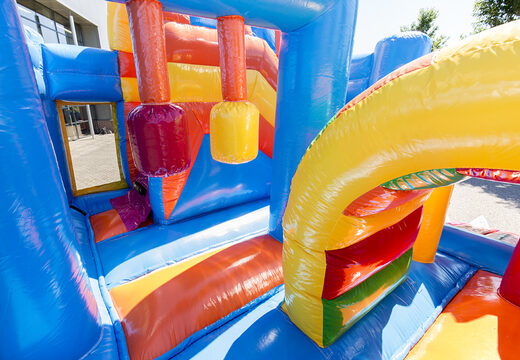 Multiplay shark springkussen met een glijbaan, leuke objecten op het springvlak en opvallende 3D objecten bestellen voor kids. Koop opblaasbare springkussens online bij JB Inflatables Nederland