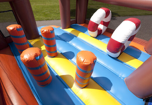 Indrukwekkende opblaasbare haai  themed glijbaaan met een plonsbad bestellen voor kids. Koop opblaasbare glijbanen nu online bij JB Inflatables Nederland