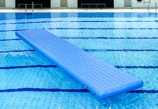 Koop een leuke luchtdichte watermat van 10 meter lang voor zowel jong als oud. Bestel opblaasbare stormbanen nu online bij JB Inflatables Nederland