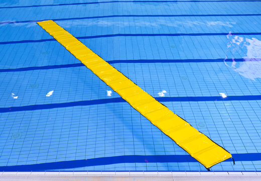 Koop een waterloopmat voor kinderen in verschillende afmetingen en kleuren. Bestel opblaasbare waterattracties nu online bij JB Inflatables Nederland