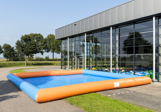 Unieke opblaasbare Sorbo Ball Bad 10 x 10 meter groot voor zowel jong als oud bestellen. Koop opblaasbare waterattracties nu online bij JB Inflatables Nederland 