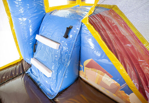 Mini opblaasbare multiplay springkasteel met glijbaan in piraat thema te bestellen voor kinderen. Bestel opblaasbare springkastelen online at JB Inflatables Nederland