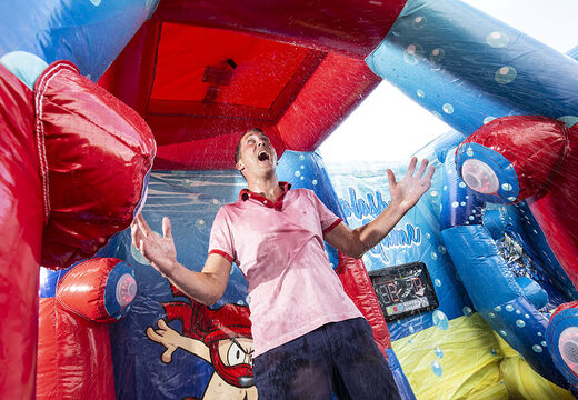 IPS Ninja Splash inflatable met een waterspuit voor zowel jong als oud bestellen. Koop opblaasbare IPS Ninja attracties nu online bij JB Inflatables Nederland 