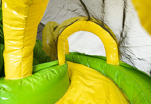 Koop mini opblaasbare multiplay springkussen in jungle thema met glijbaan voor kinderen. Bestel opblaasbare springkussens online bij JB Inflatables Nederland