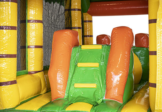 Modulaire jungle stormbaan, 19meter lang met passende 3D objecten voor kids bestellen. Koop opblaasbare stormbanen nu online bij JB Inflatables Nederland