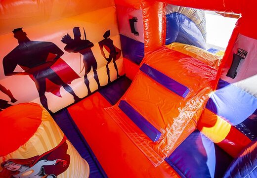Klein overdekt multifun springkasteel te koop in thema superhelden voor kinderen. Koop springkasteel online bij JB Inflatables Nederland